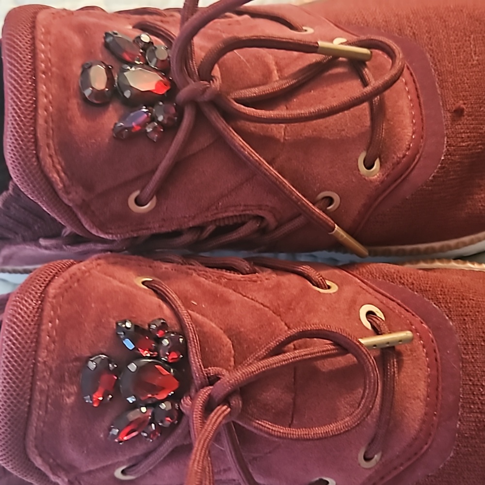 Puma rare collectible jeweled suede sneaker shoe